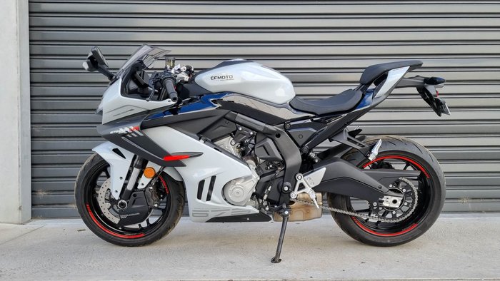 2025 CFMOTO 675 SR-R