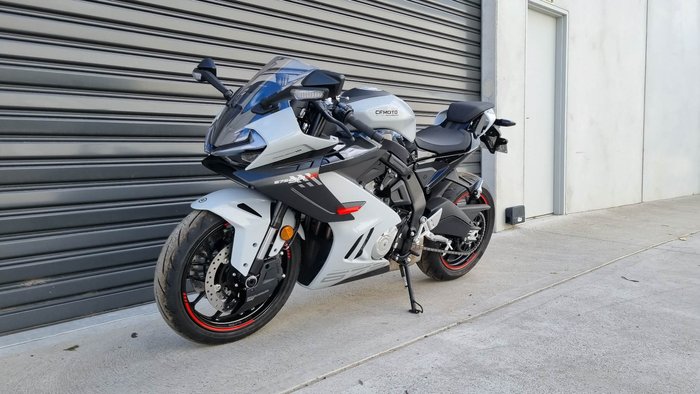 2025 CFMOTO 675 SR-R