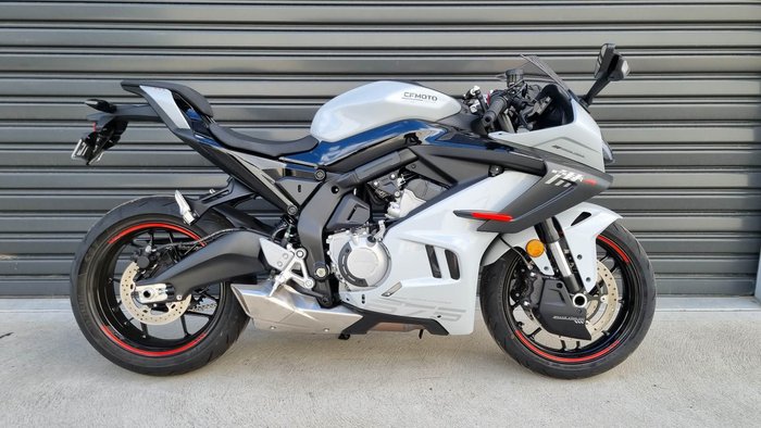 2025 CFMOTO 675 SR-R