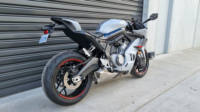 2025 CFMOTO 675 SR-R