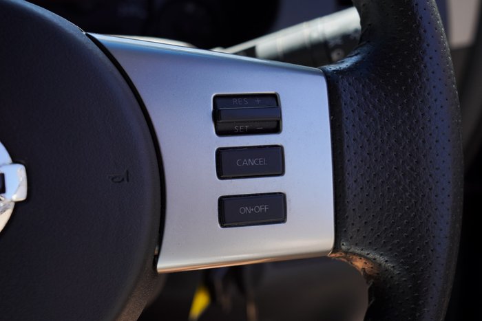 2014 Nissan Navara ST