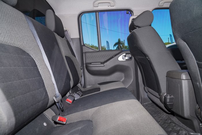 2014 Nissan Navara ST