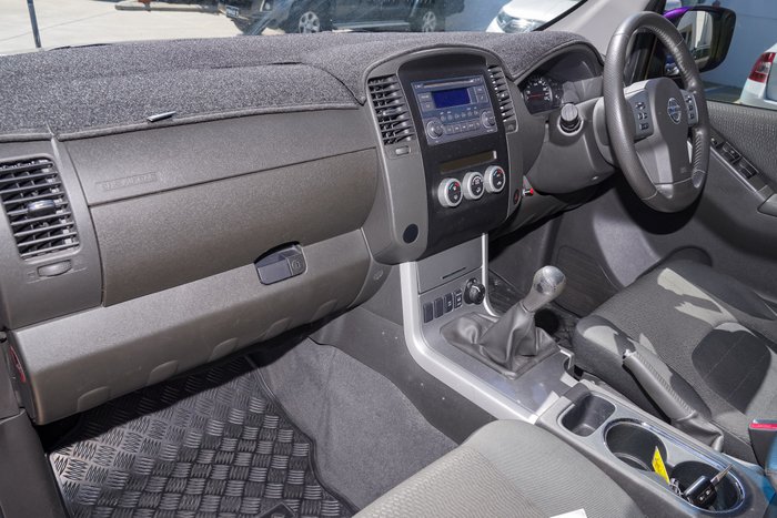 2014 Nissan Navara ST