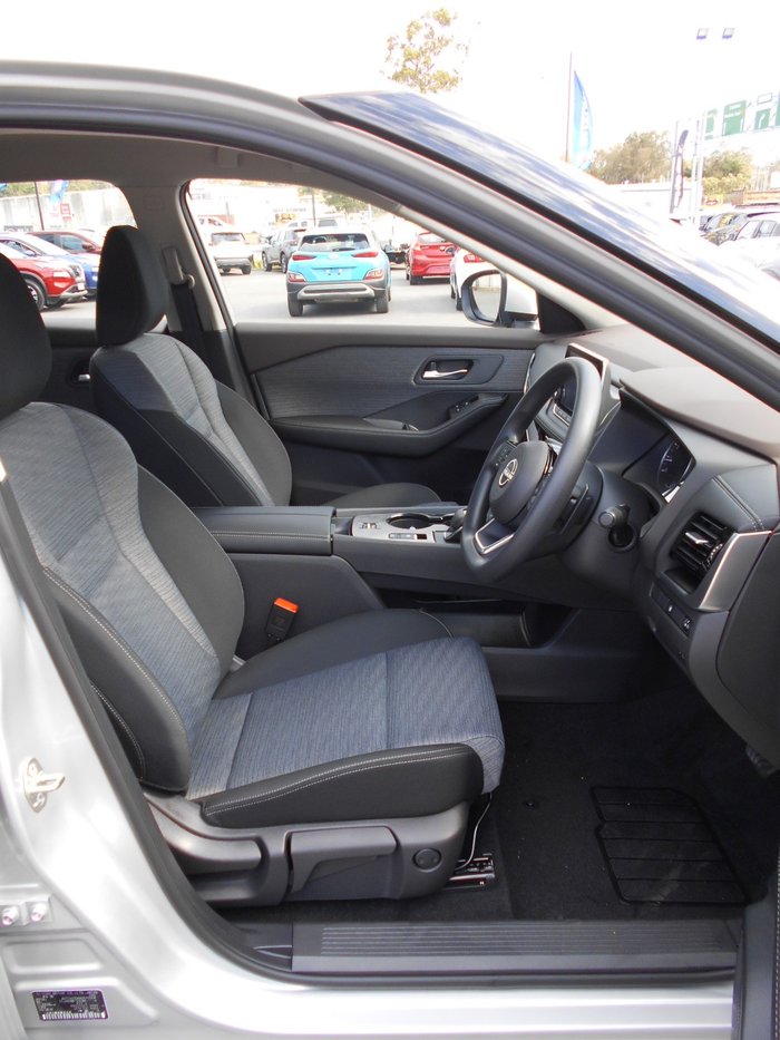 2025 Nissan X-TRAIL ST