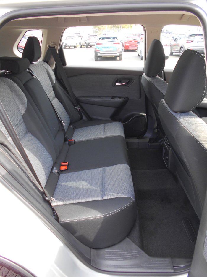 2025 Nissan X-TRAIL ST