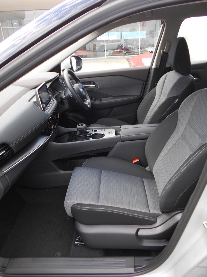 2025 Nissan X-TRAIL ST