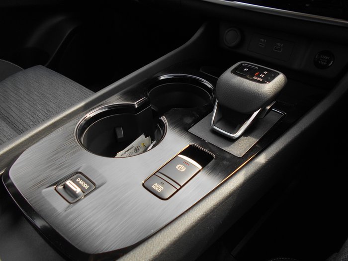 2025 Nissan X-TRAIL ST