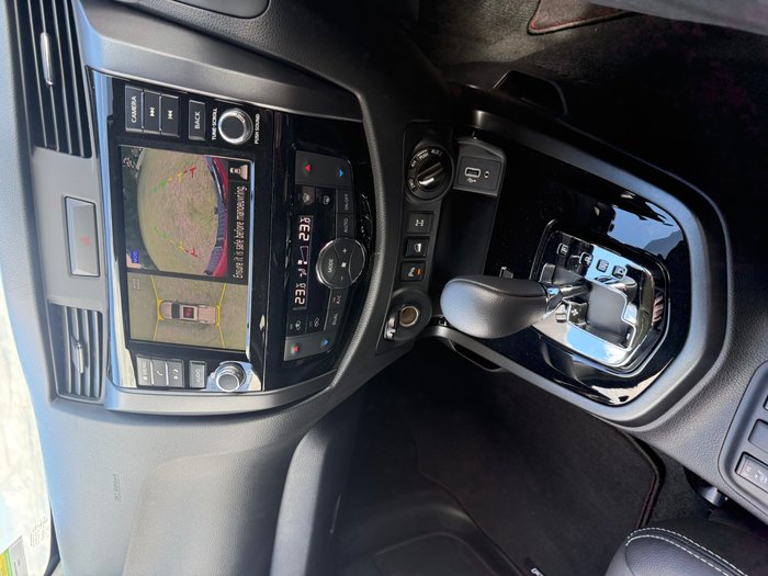 2025 NISSAN NP300 NAVARA PRO-4X