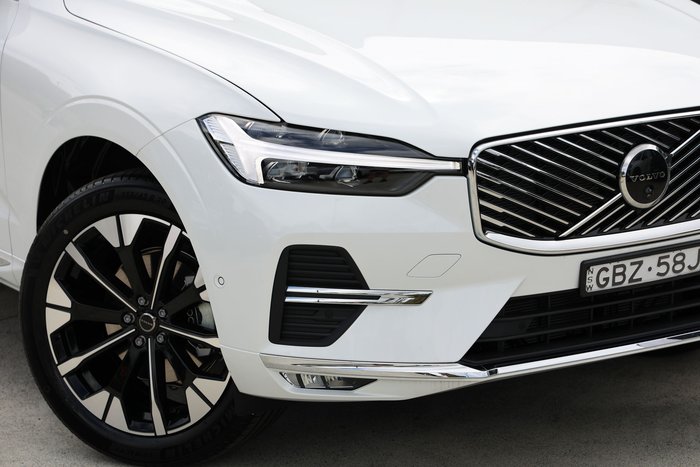 2026 Volvo XC60 Plus B5 Bright