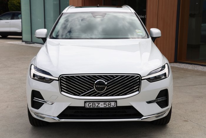 2026 Volvo XC60 Plus B5 Bright