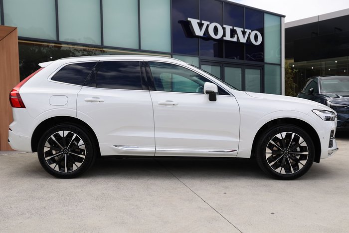 2026 Volvo XC60 Plus B5 Bright