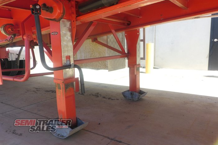 2017 Maxitrans 12 Pallet Flat Top A Trailer