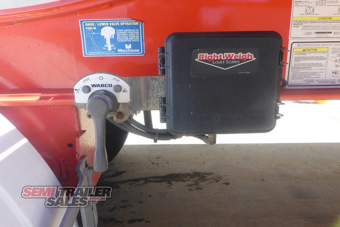 2017 Maxitrans 12 Pallet Flat Top A Trailer