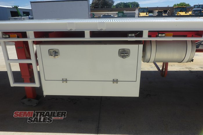 2017 Maxitrans 12 Pallet Flat Top A Trailer