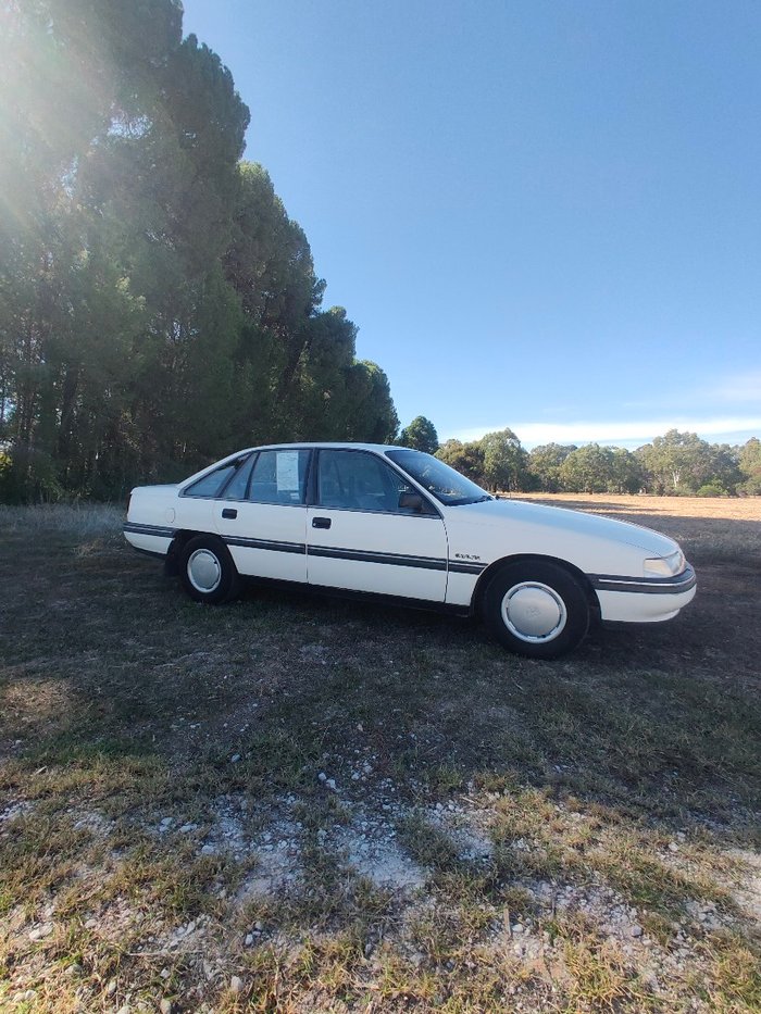 1990 Holden Commodore VN Berlina 