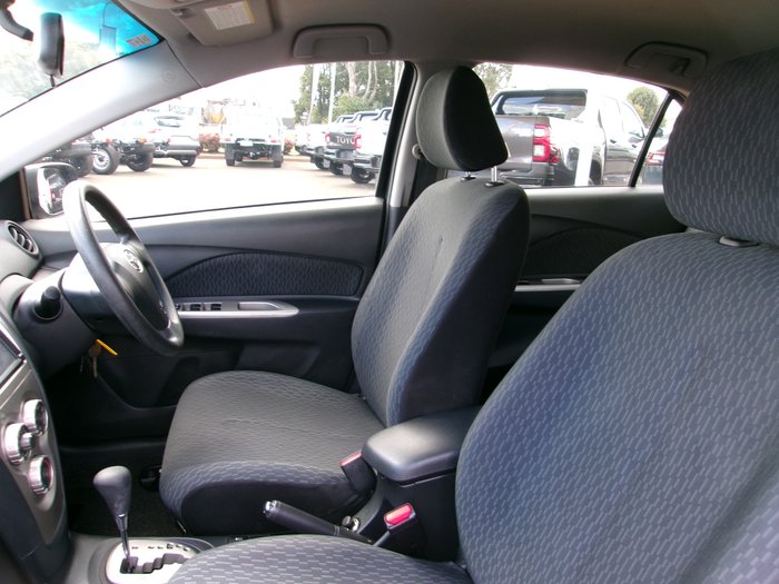2015 TOYOTA YARIS YRX