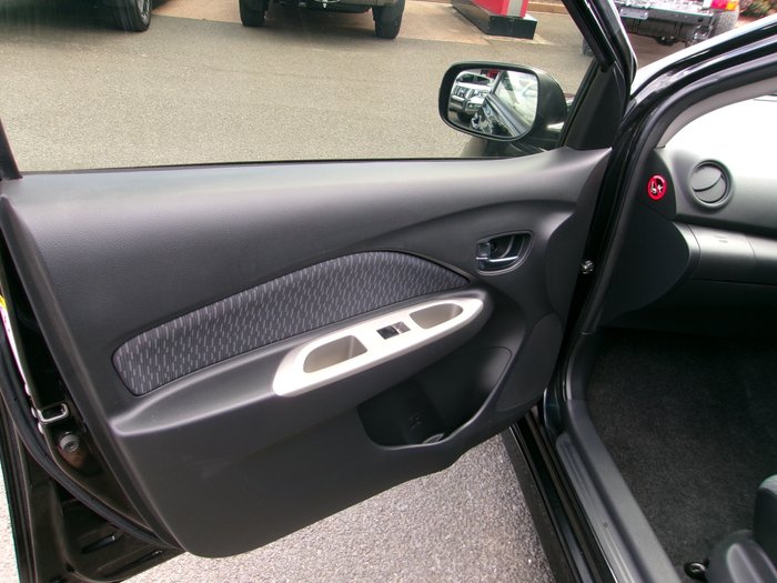 2015 TOYOTA YARIS YRX