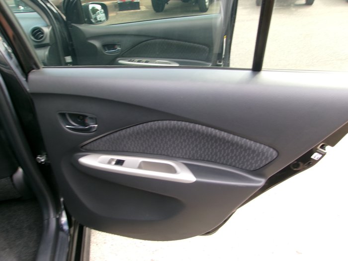 2015 TOYOTA YARIS YRX