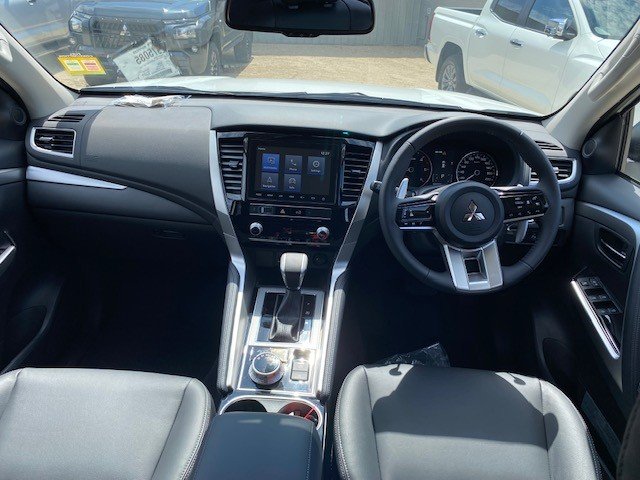 2024 MITSUBISHI Pajero Sport GLS