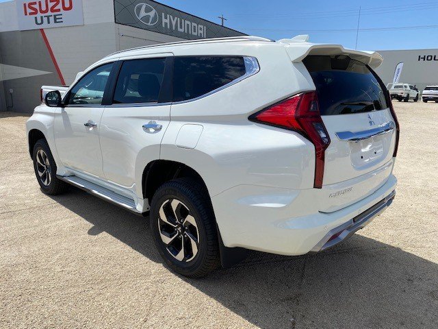 2024 MITSUBISHI Pajero Sport GLS