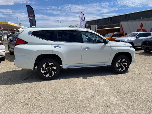 2024 MITSUBISHI Pajero Sport GLS