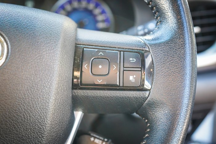 2016 Toyota HILUX SR5