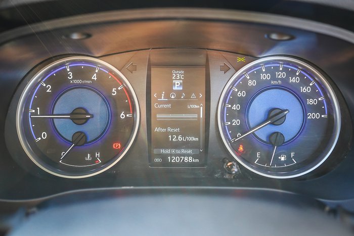 2016 Toyota HILUX SR5