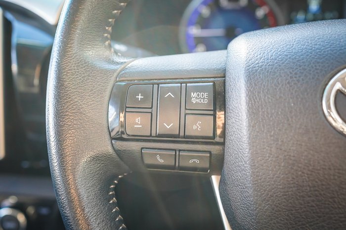 2016 Toyota HILUX SR5