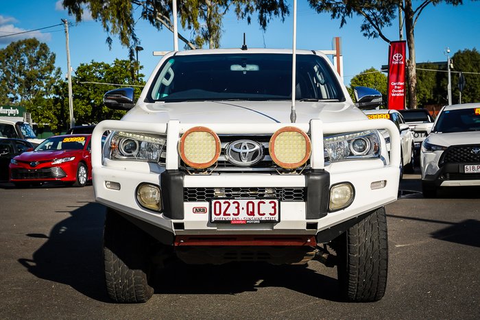 2016 Toyota HILUX SR5