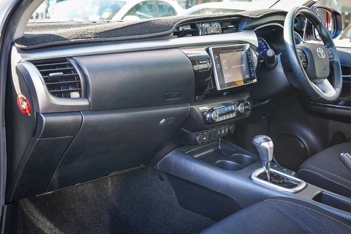 2016 Toyota HILUX SR5