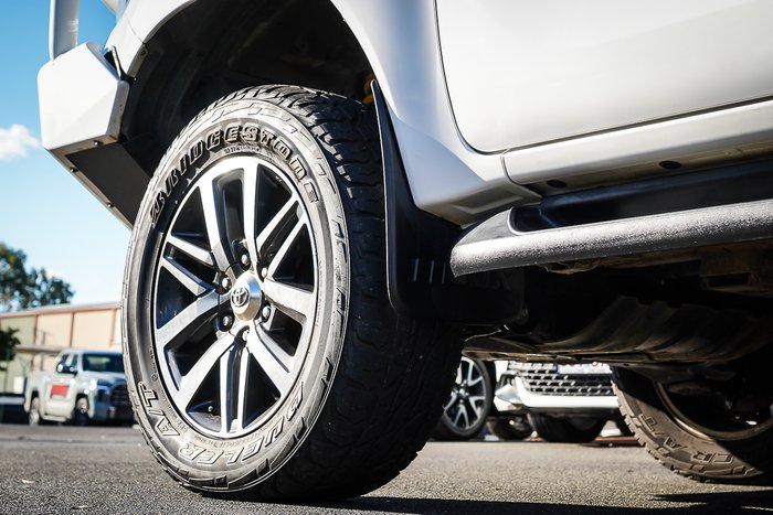 2016 Toyota HILUX SR5