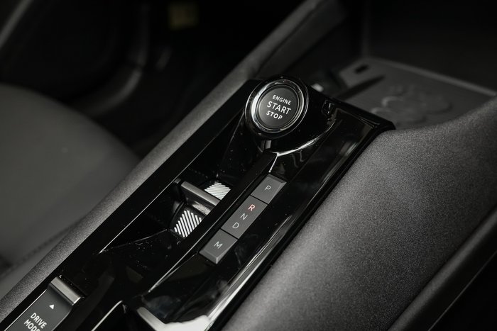 2025 Alfa Romeo Junior Ibrida