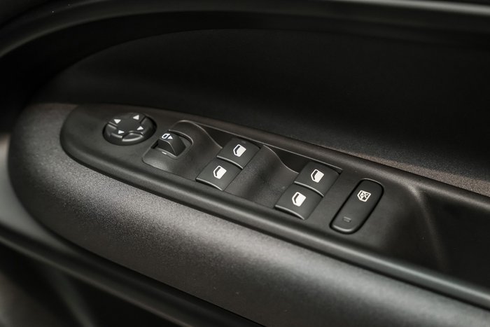 2025 Alfa Romeo Junior Ibrida