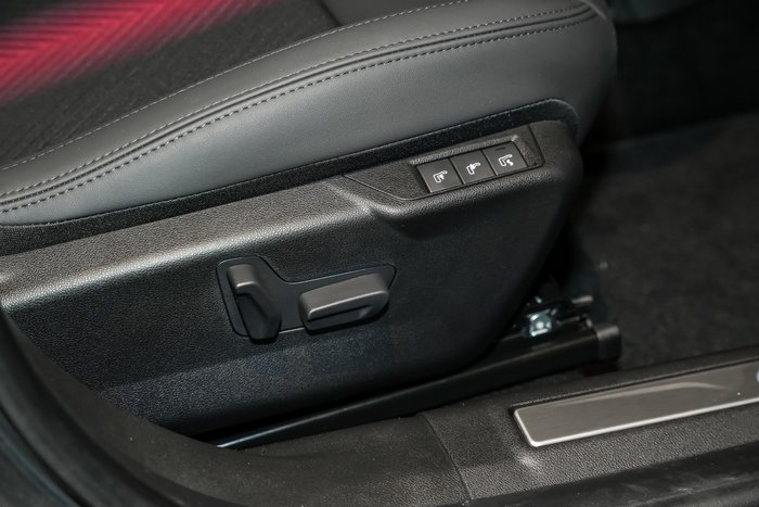 2025 Alfa Romeo Junior Ibrida