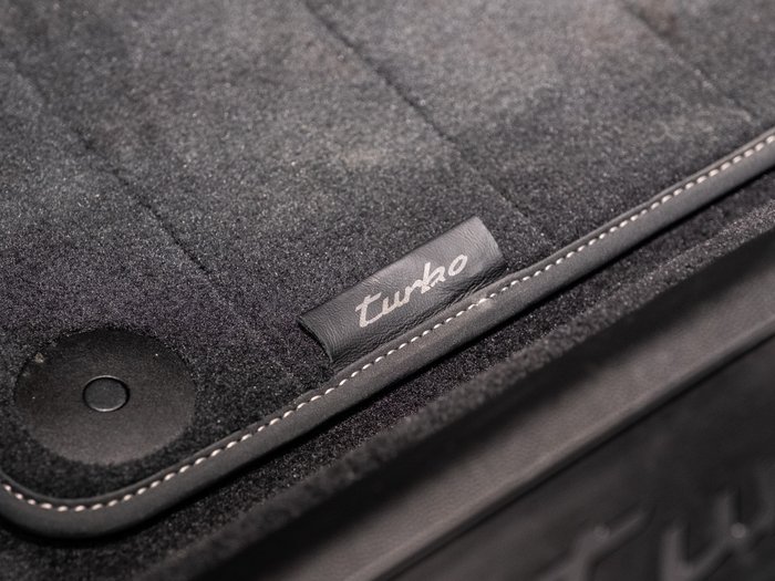 2024 Porsche Macan Turbo