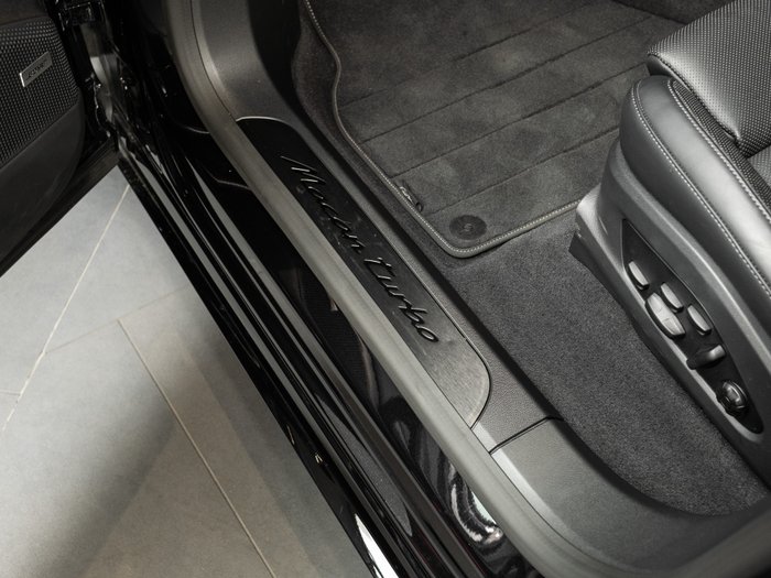 2024 Porsche Macan Turbo