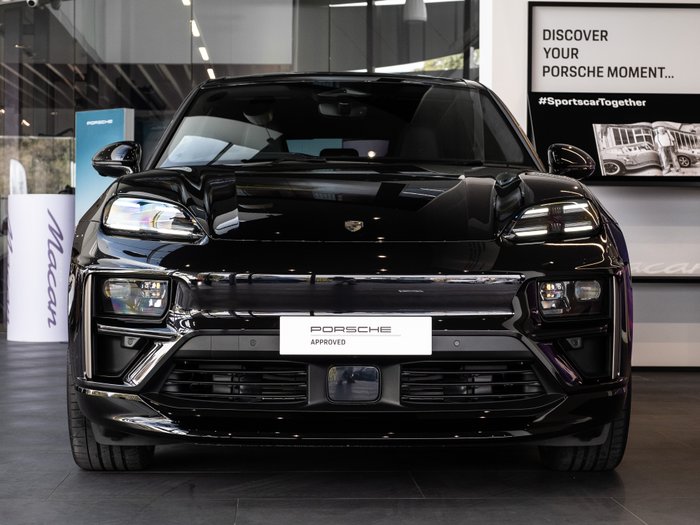 2024 Porsche Macan Turbo