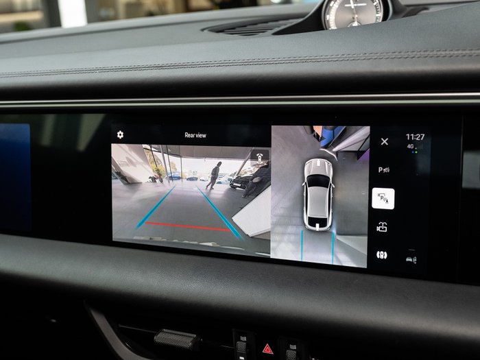 2024 Porsche Macan Turbo