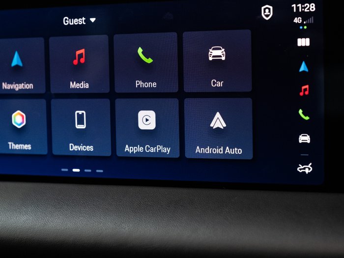 2024 Porsche Macan Turbo