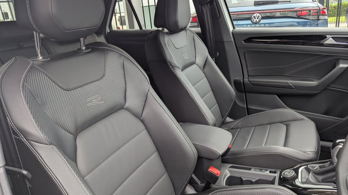 2025 VOLKSWAGEN T-ROC R-LINE