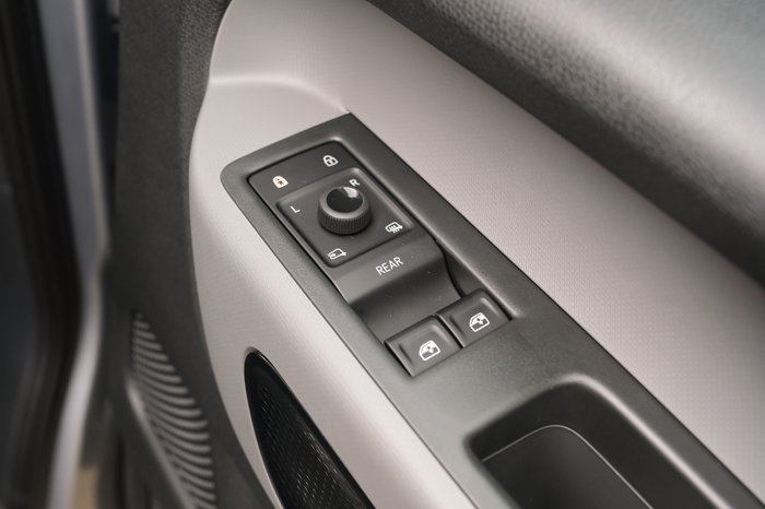 2025 Volkswagen ID. Buzz Pro BEV560