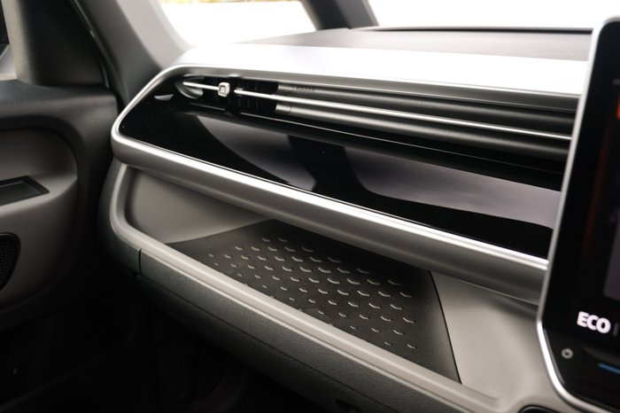 2025 Volkswagen ID. Buzz Pro BEV560