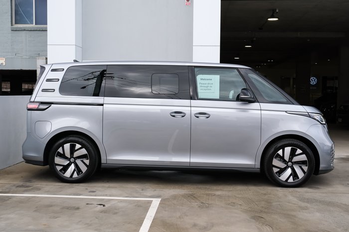 2025 Volkswagen ID. Buzz Pro BEV560