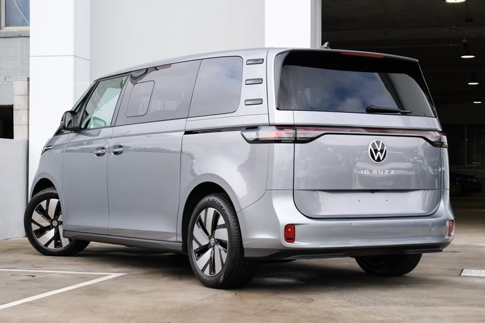 2025 Volkswagen ID. Buzz Pro BEV560
