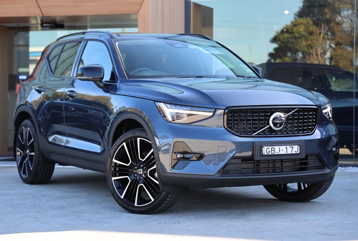 2026 Volvo XC40 Ultra B4 Dark