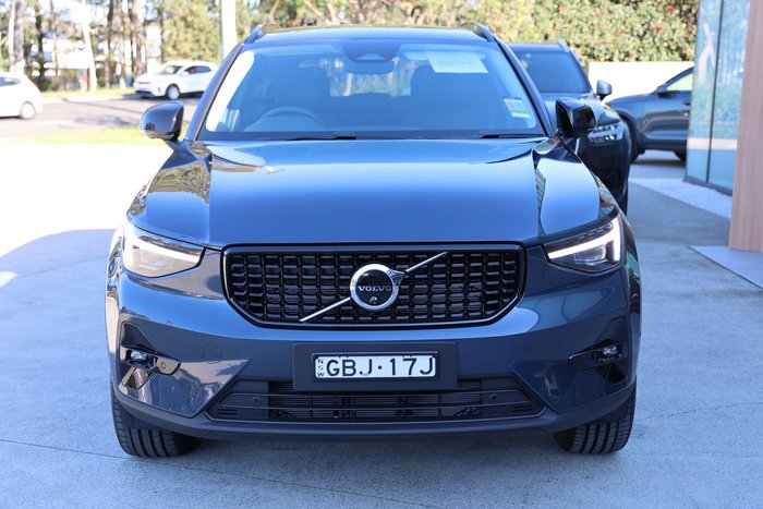 2026 Volvo XC40 Ultra B4 Dark