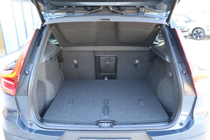 2026 Volvo XC40 Ultra B4 Dark