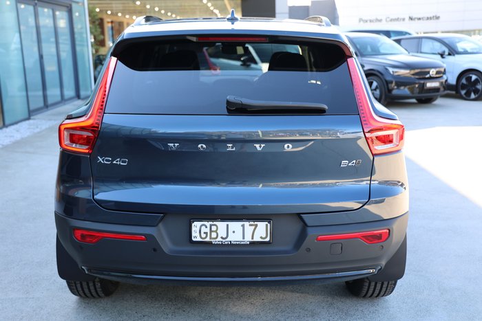 2026 Volvo XC40 Ultra B4 Dark