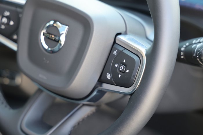 2026 Volvo XC40 Ultra B4 Dark