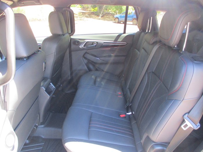 2025 Isuzu MU-X X-TERRAIN MY25.5 Silver